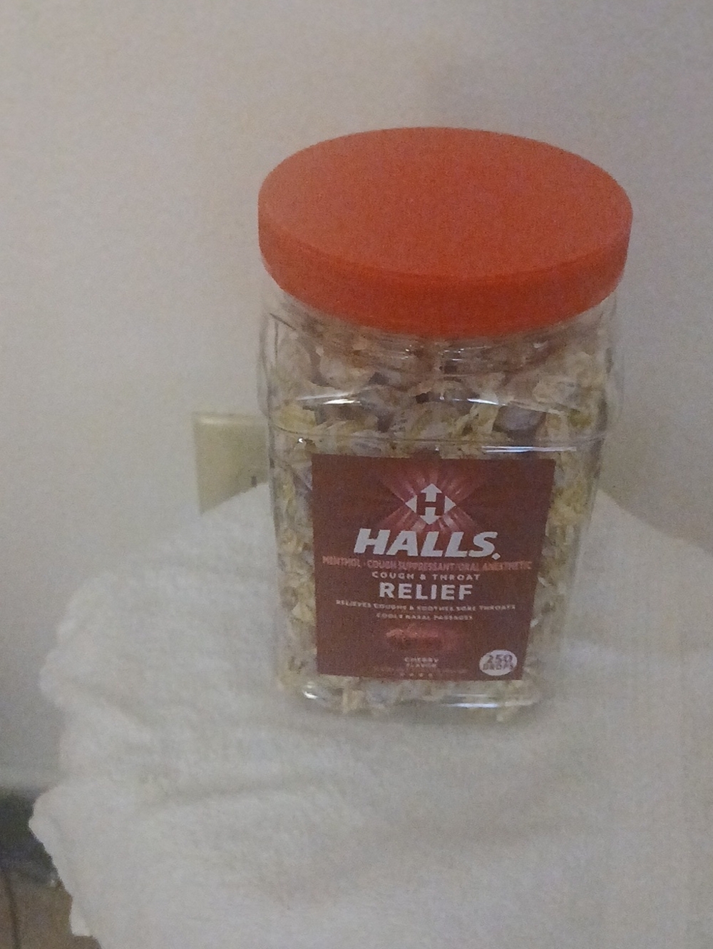 Halls Relief Cough & Throat Lozenges - Cherry (Large Jar)